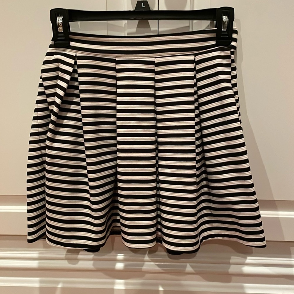 Black and Cream Striped Skirt; size S (12-14)